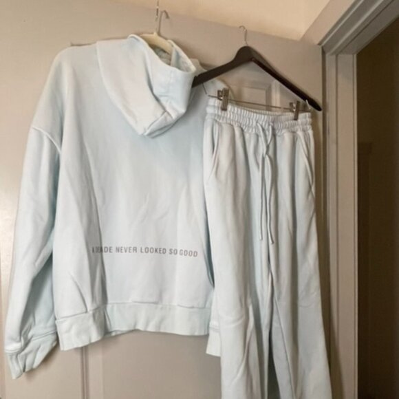 Fabletics Go-To Hoodie - Picture 7 of 8